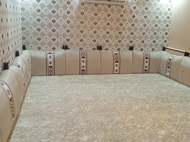 مجلس عربي بمساند ظهر من أعمال واي كلاس 5