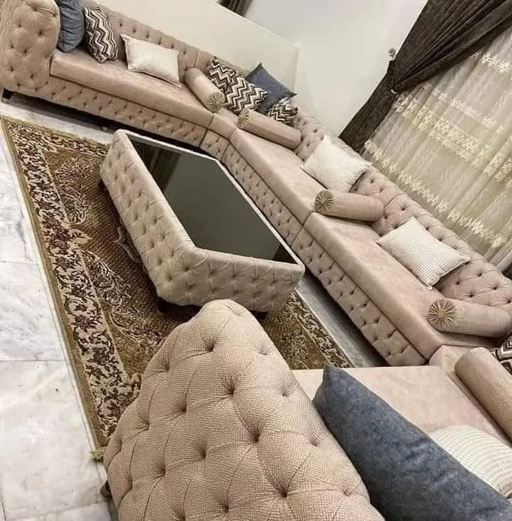 كنب مفصّل من أعمال واي كلاس 10